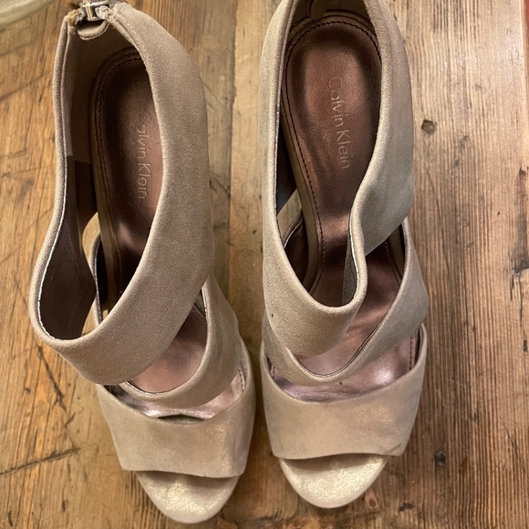 Calvin Klein high-heeled platform sandals - brushed silver metallic size 7.5 - Picture 5 of 6